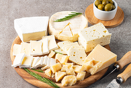 Blog Goat vs. Cow Milk Cheese: What Are the Main Differences?