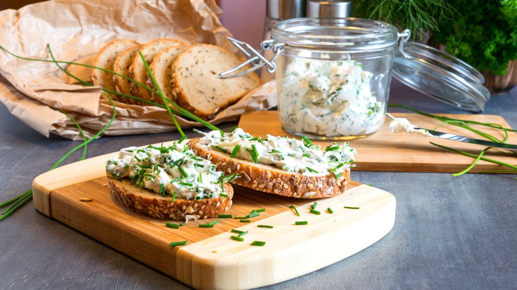 Blog All You Need to Know About Feta: Ways to Eat & Store It