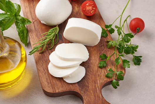 Blog Mozzarella Magic: Why You Should Consider Eating More of This Cheese