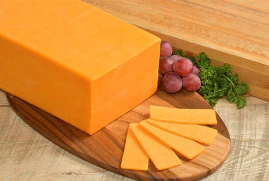 Etiquette Rules to Follow When Serving & Eating Cheddar