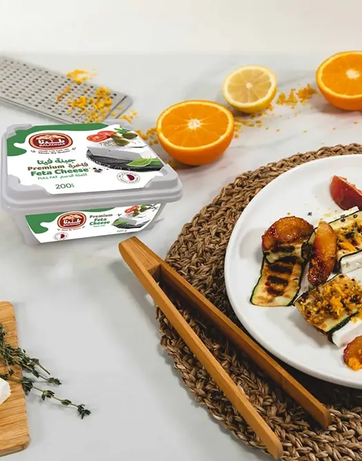 Recipe قطع الفيتا مع الكوسا والخوخ المشويّ