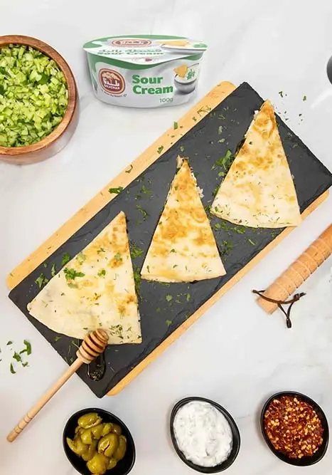 Recipe Crunchy Feta, Olive and Spinach Wrap